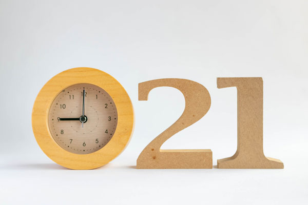 月・木曜21時まで